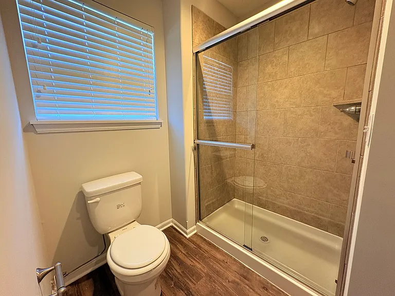 209 E Plum St — Photo 9
