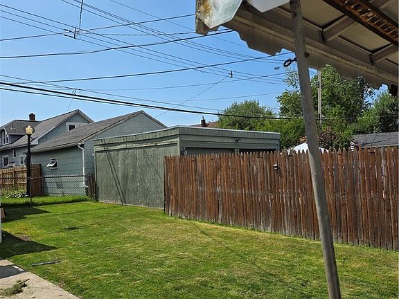 4th image of 242 Washington Ave