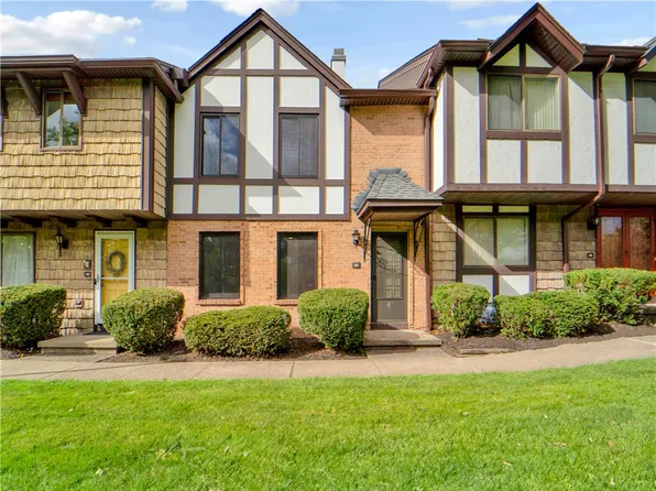 53 New Wickham Dr, Penfield, NY 14526