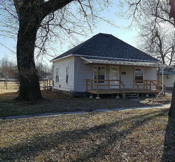 322 N Delaware Ave, Columbus, KS 66725 Zillow