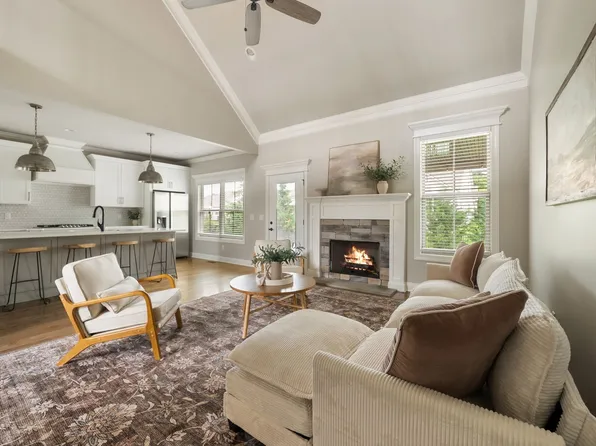 1706 Sorrell Park Dr, Spring Hill, TN 37174
