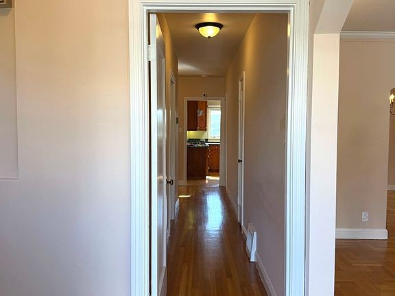 3rd image of 1065 Monterey Blvd