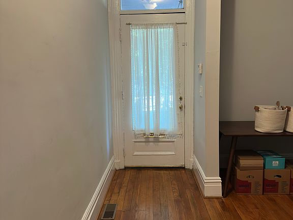 3rd image of 2706 E Broad St