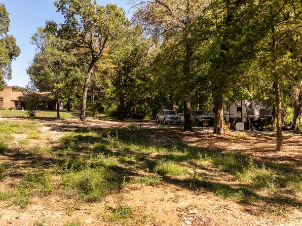 1504 An County Rd #419, Palestine, TX 75803