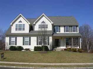 16 Rue Chagall, Somerset, NJ 08873