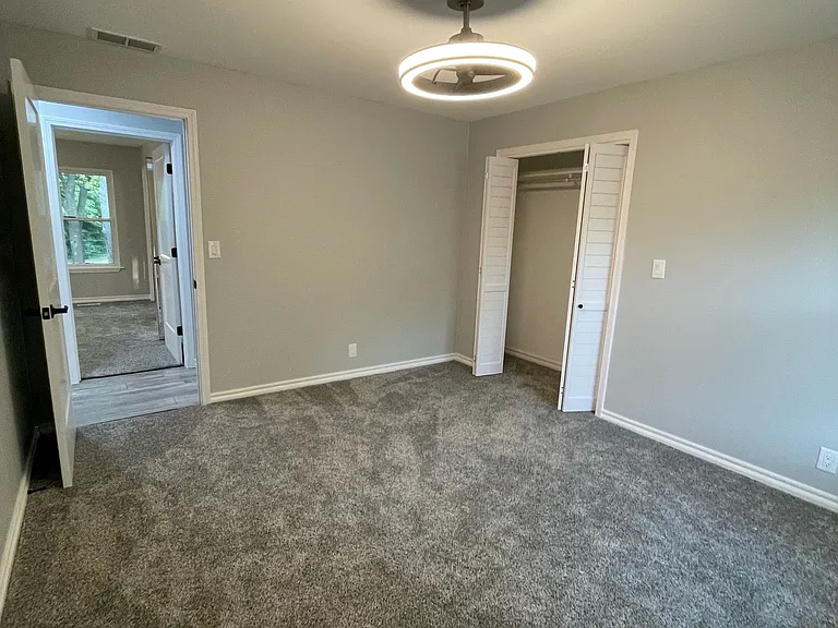 106 Oak Hills Dr — Photo 12