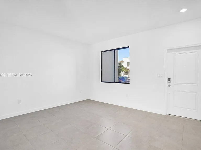 2542 SE 29th St #2542 — Photo 7