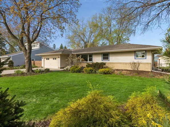 3433 Churchill St, Saint Paul, MN 55126