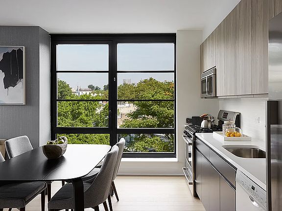 5th image of 365 Bond St APT B518