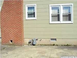 2nd image of 206 W 10th St