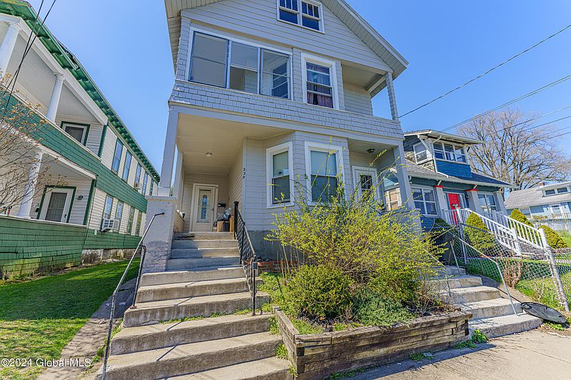 2nd image of 229 6th Avenue