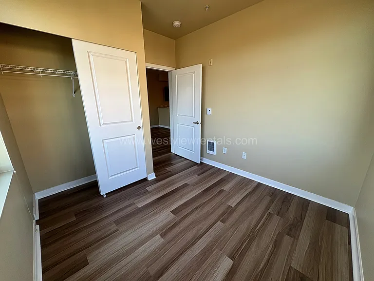 200 E Maple St — Photo 221