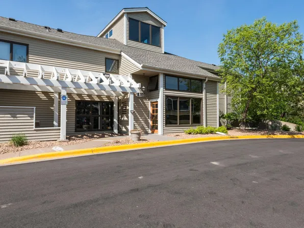 1372 Carling Dr APT 215, Saint Paul, MN 55108