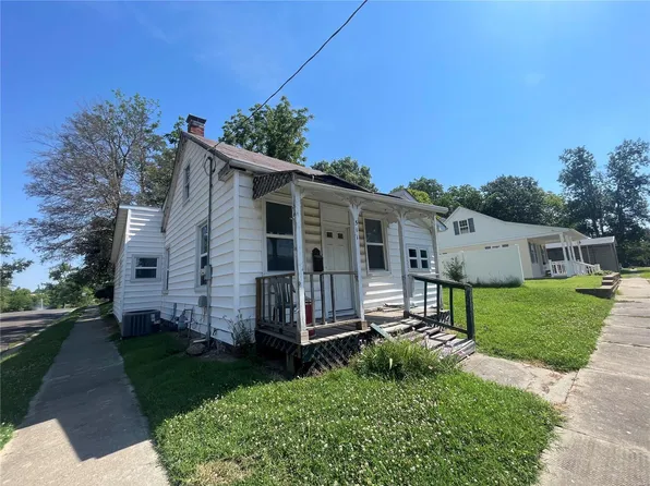 511 E Maple St, Nashville, IL 62263