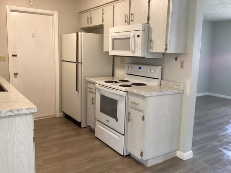 202 S Jackson St — Photo 11