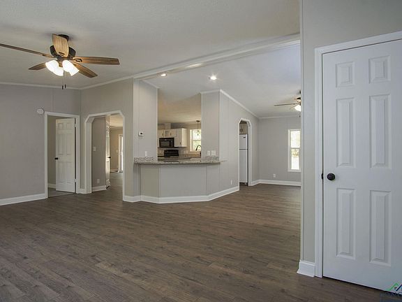 5th image of 400 Edgemere Ave