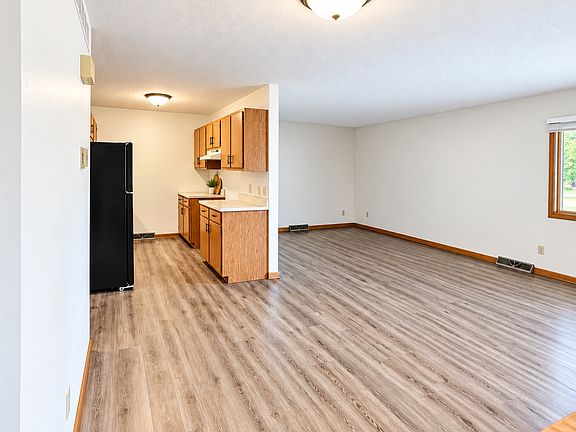 4th image of 2225 Hageman Ave