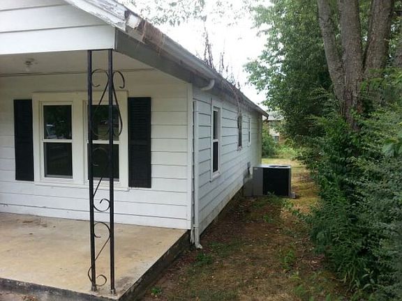 4th image of 619 Walters Dr