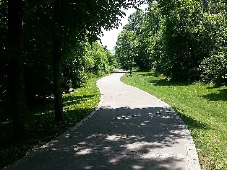Scenic Greenbelt Walkway