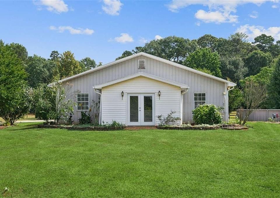 1st image of 836 Hog Mountain Rd