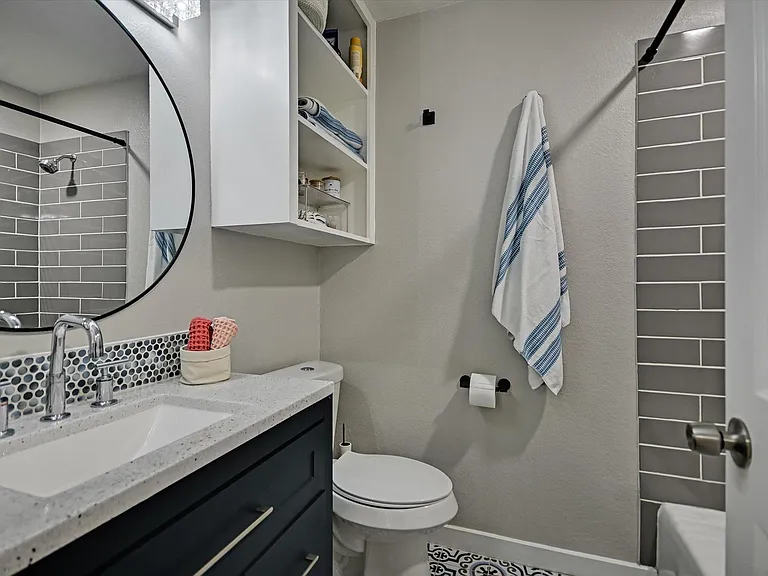 1006 Hollybluff St — Photo 21