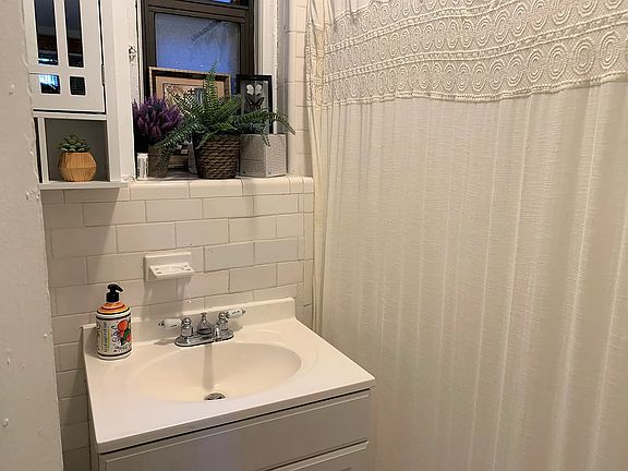 5th image of 306 W 75th St APT 4B