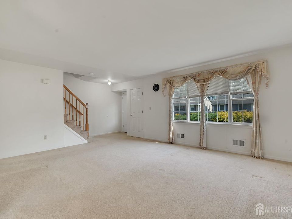 2nd image of 136 Carroll Ave
