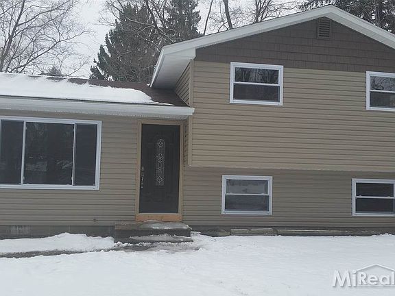 2nd image of 120 S Pinegrove Ave