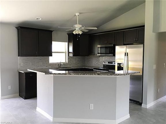 3rd image of 2118 NE 13th Pl