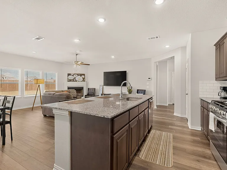 3531 Columbus St — Photo 11