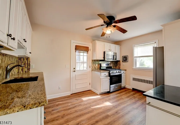 72 Colonial Dr — Photo 9
