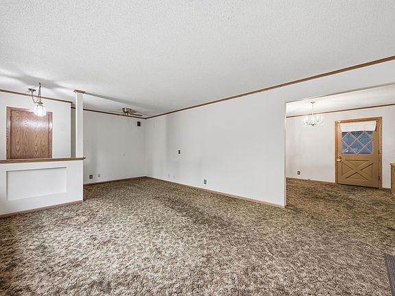 3rd image of 6009 2nd St NE