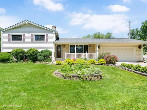 22W370 Teakwood Dr, Glen Ellyn, IL 60137