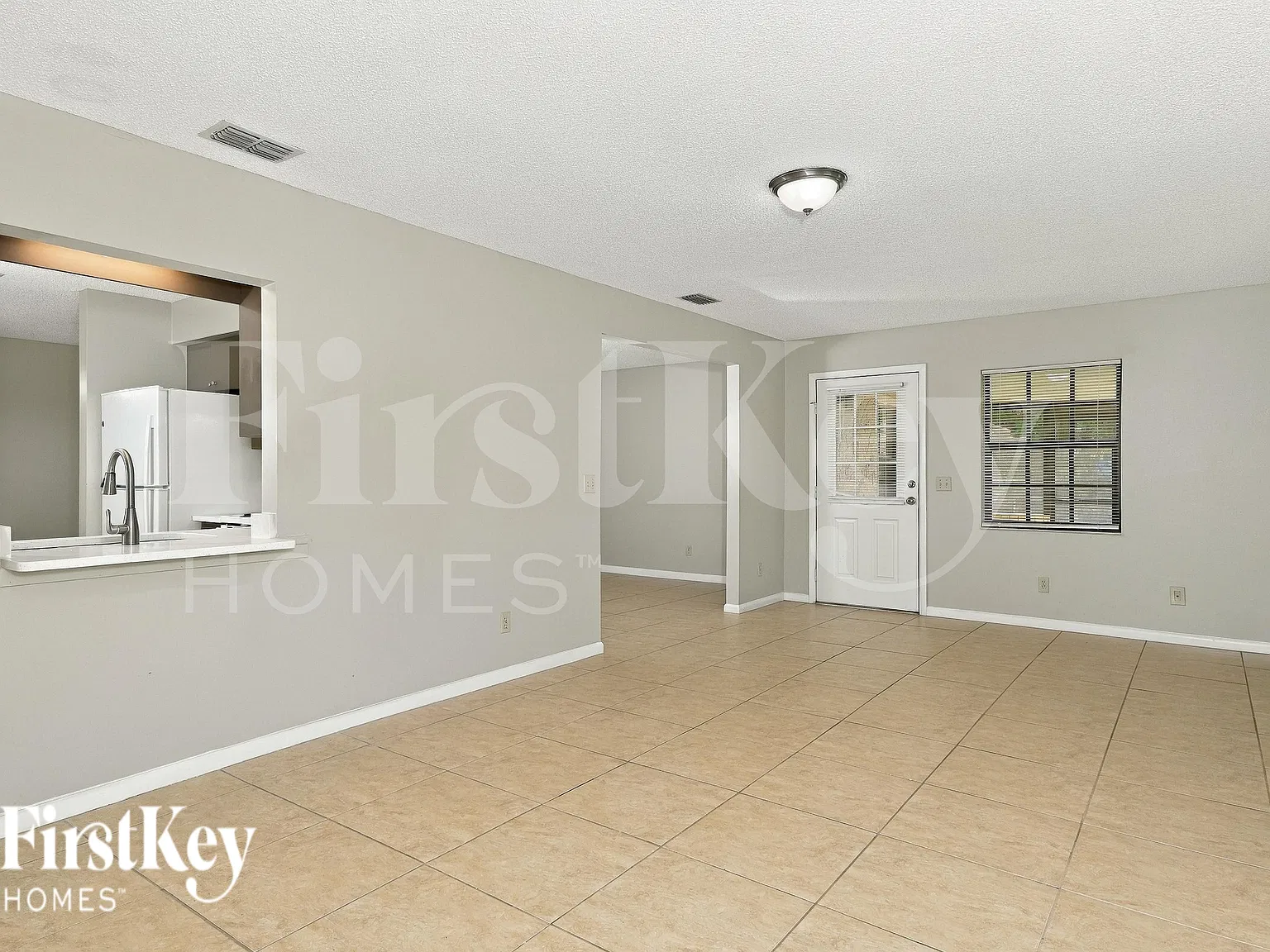 3 bed, 2.0 bath, 2168 sqft, $1,765 — Photo 3