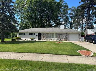 17400 George Washington Dr, Southfield, MI 48075