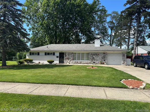 17400 George Washington Dr, Southfield, MI 48075