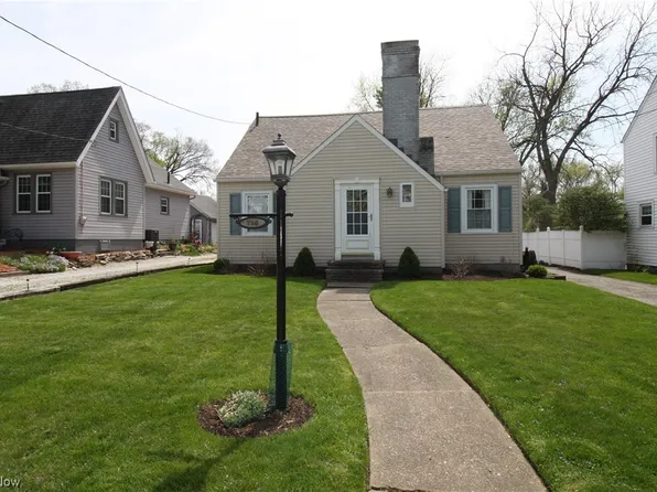 716 27th St NE, Canton, OH 44714
