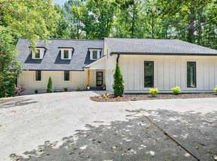 6730 Yacht Club Dr, Acworth, GA 30102