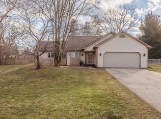 5675 Griggs Dr, Clarkston, MI 48346