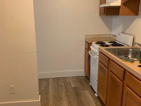 3rd image of 706 12th Ave #3