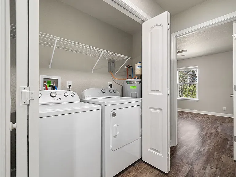 Crepe Myrtle Apartments — Photo 11