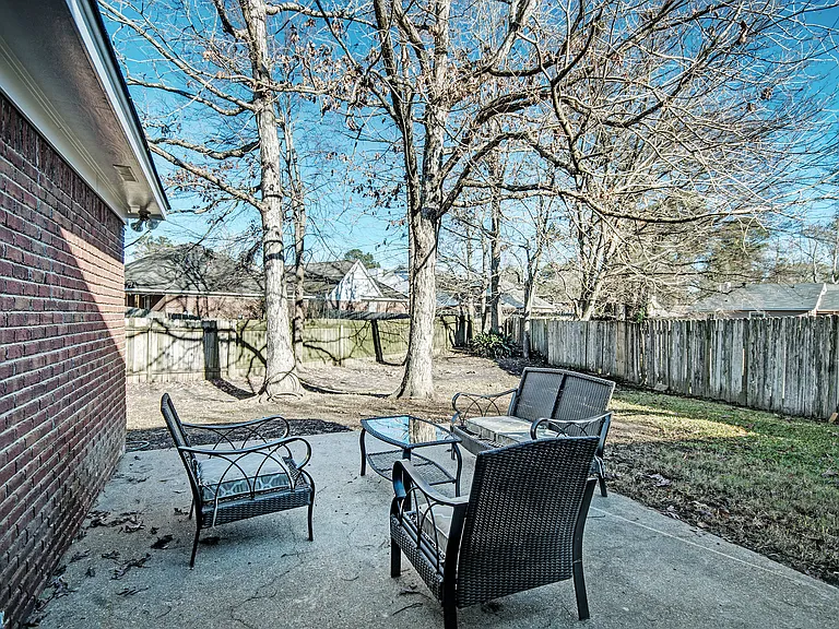 1221 Barnett Bend Cv — Photo 10