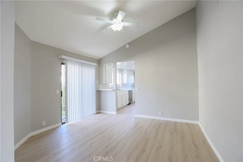 3 bed, 1303 sqft, $4,250 — Photo 3