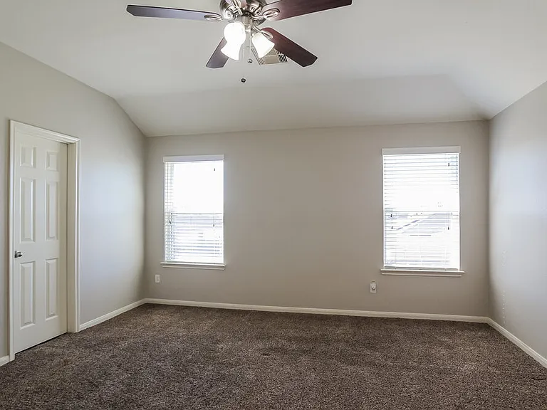 21835 Octavia Way — Photo 9