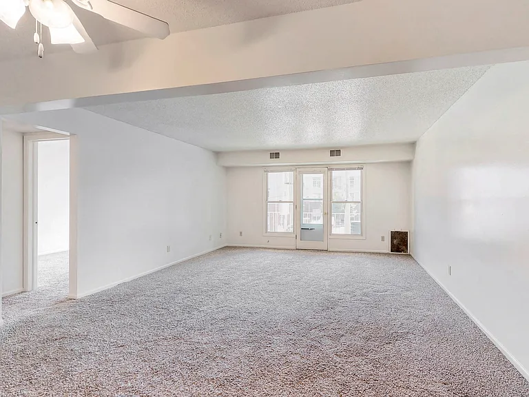 The 31st Street Apartments — Photo 13