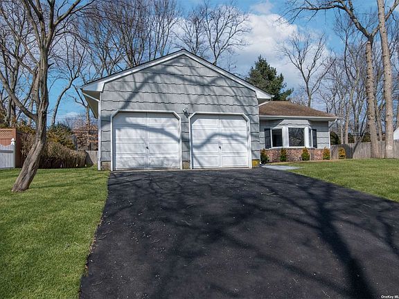 3rd image of 5 Marlan Ct