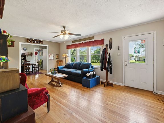 3rd image of 319 Hogan Rd