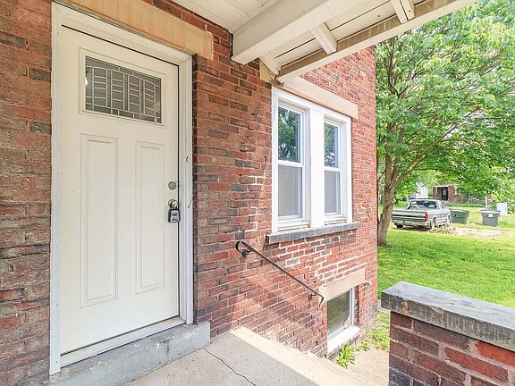 4th image of 2608 Adams Ave