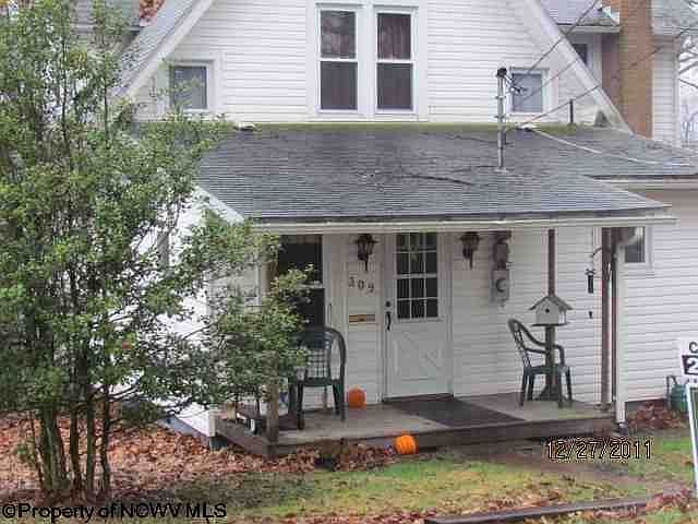 1st image of 309 Mackin St