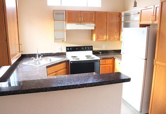 4th image of 1001 N Pasadena St #56